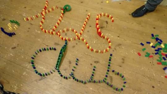 Kids club dominoes